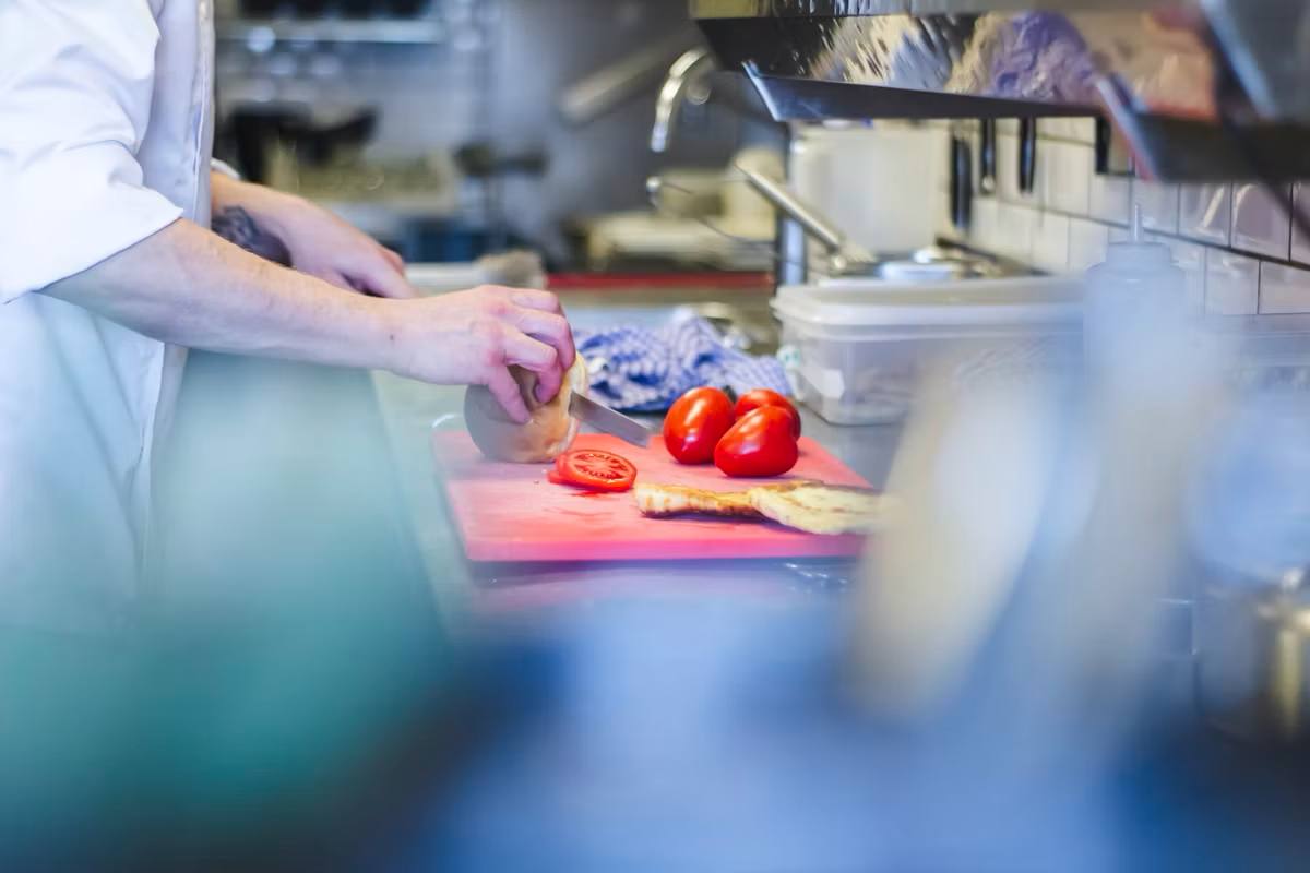 Приложение для учёта продуктов на кухне кафе