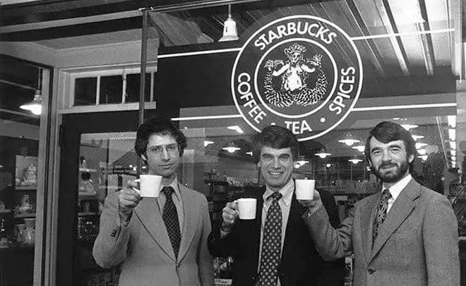 От зерна до империи: как Starbucks переписал правила кофейного рынка